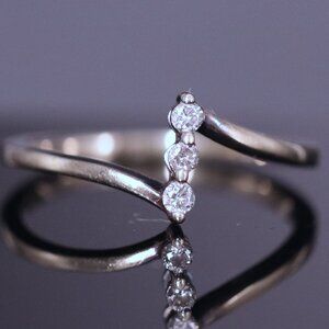 10k White Gold Diamond ring